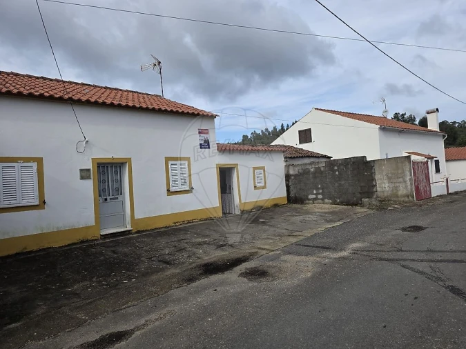 Moradia T4 para Venda em Envendos Foto 3