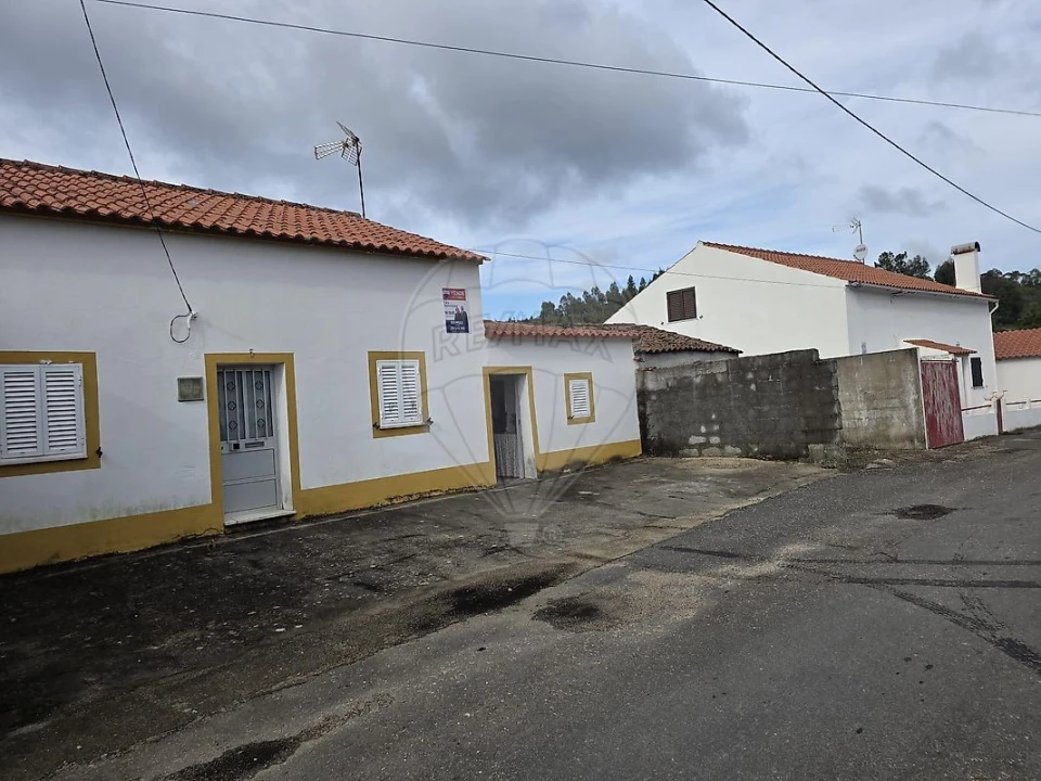 Moradia T4 para Venda em Envendos Foto 3