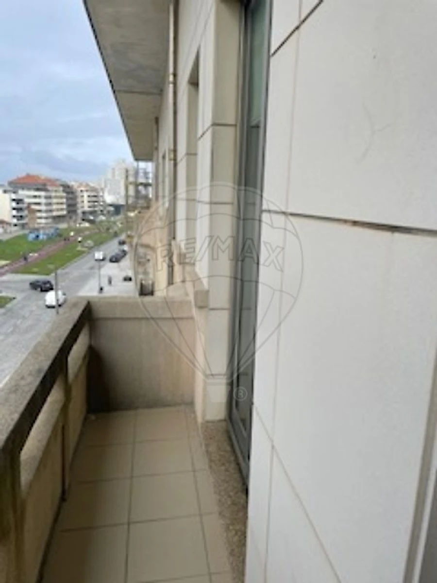 Apartamento T4 para Venda em Espinho Foto 17