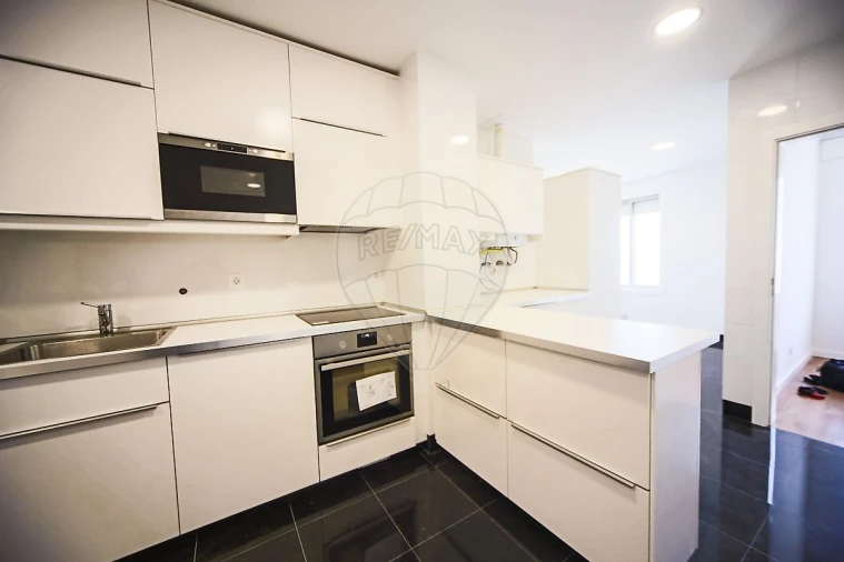 Apartamento T4 para Venda em Espinho Foto 3