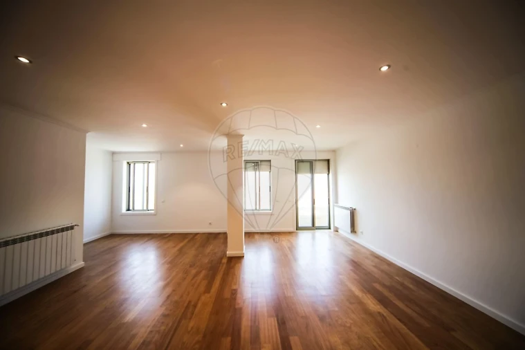 Apartamento T4 para Venda em Espinho