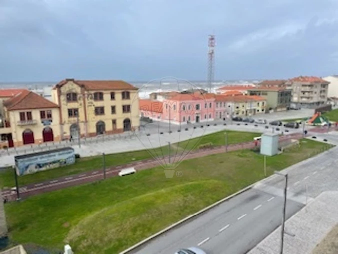 Apartamento T4 para Venda em Espinho Foto 16