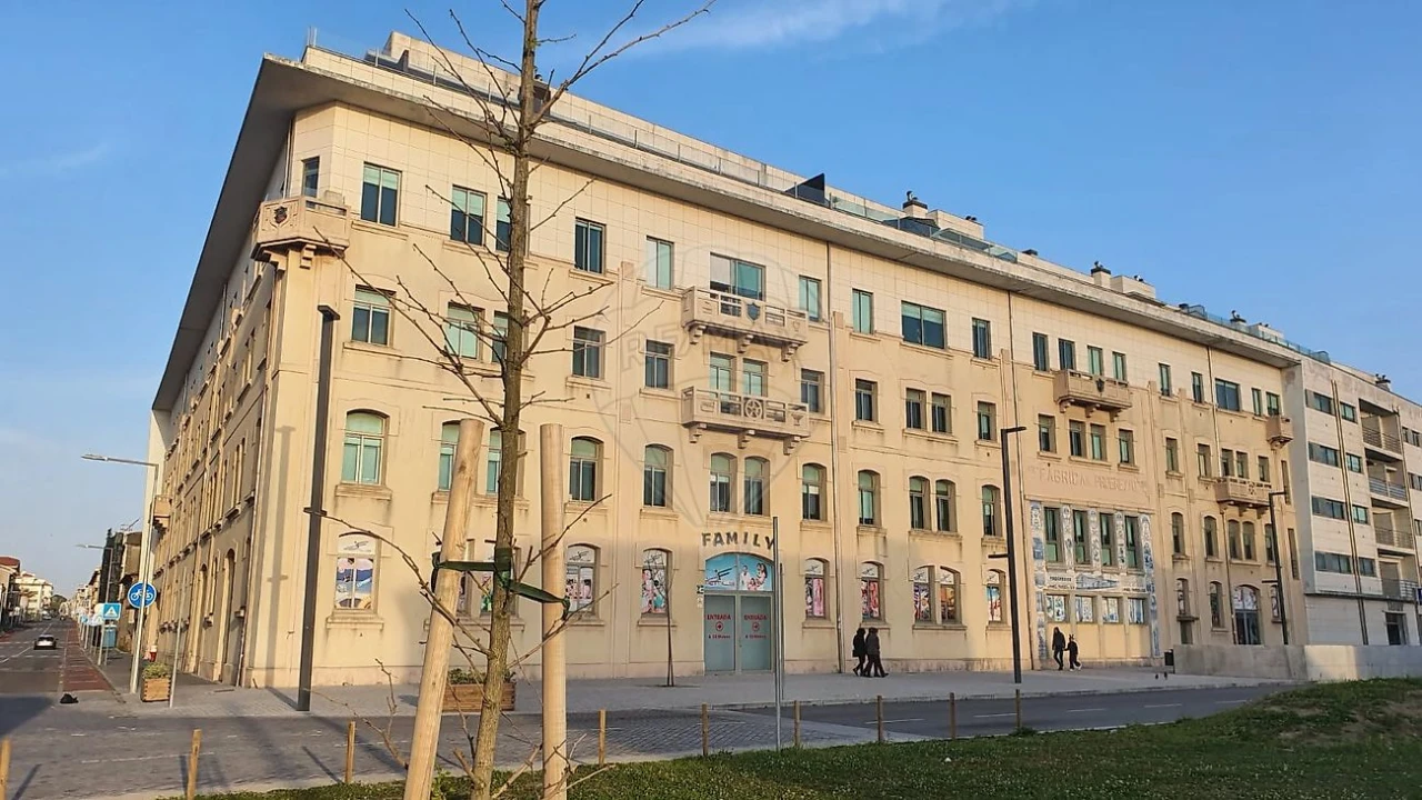 Apartamento T4 para Venda em Espinho Foto 18