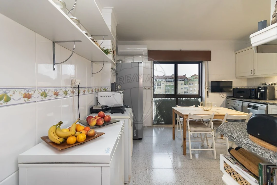 Apartamento T3 para Venda em Quinta do Conde Foto 3