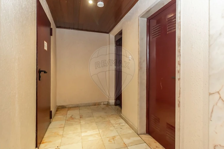 Apartamento T3 para Venda em Quinta do Conde Foto 4
