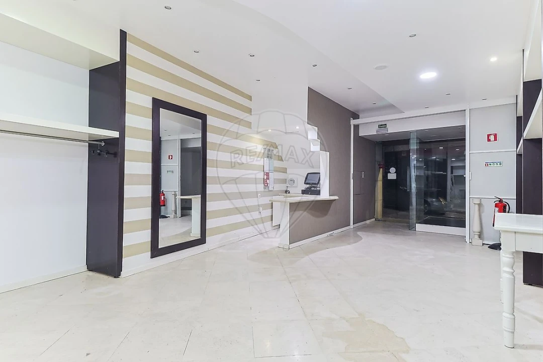 Loja para Arrendamento em Buarcos Foto 4