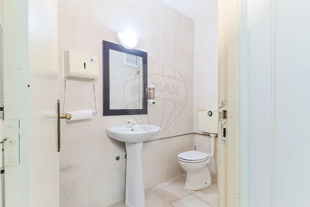 Loja para Arrendamento em Buarcos Foto 13