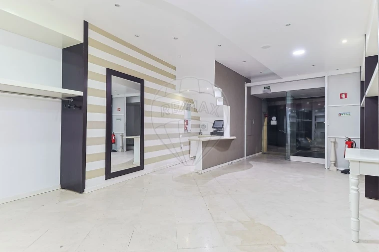 Loja para Arrendamento em Buarcos Foto 4