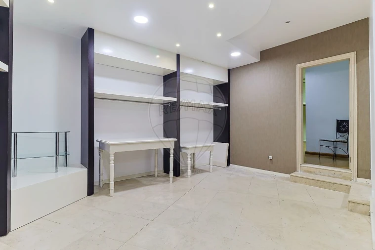 Loja para Arrendamento em Buarcos Foto 7