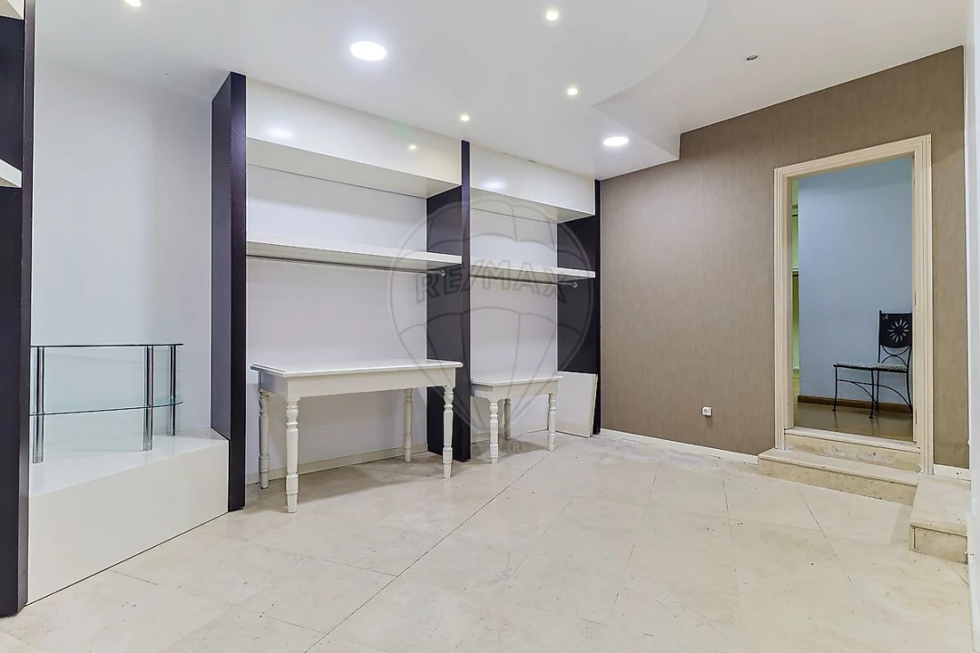 Loja para Arrendamento em Buarcos Foto 7