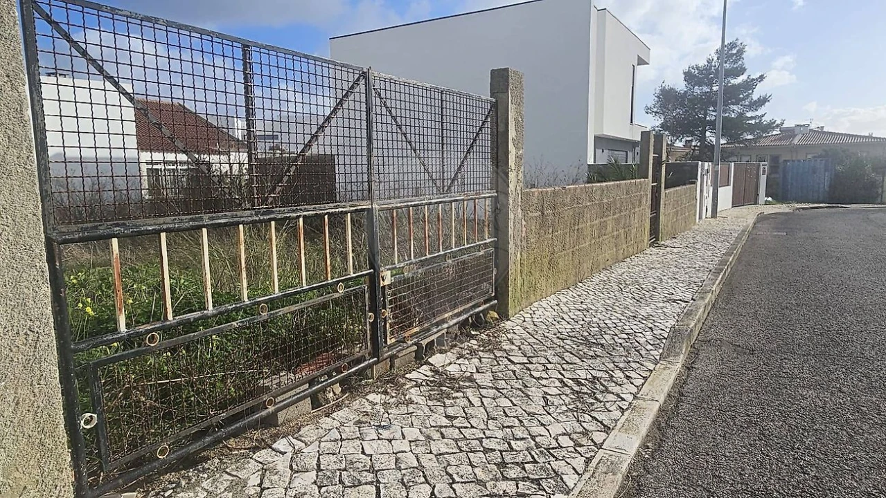 Terreno para Venda em São Domingos de Rana Foto 4