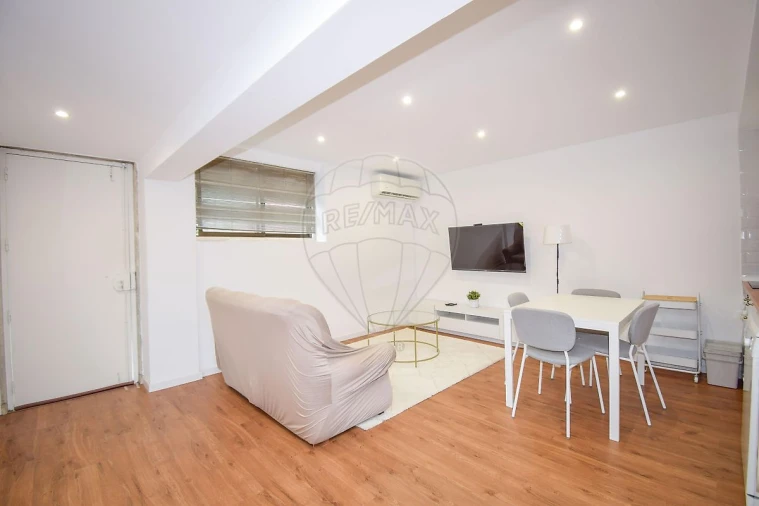 Negócio para Venda em Queluz e Belas