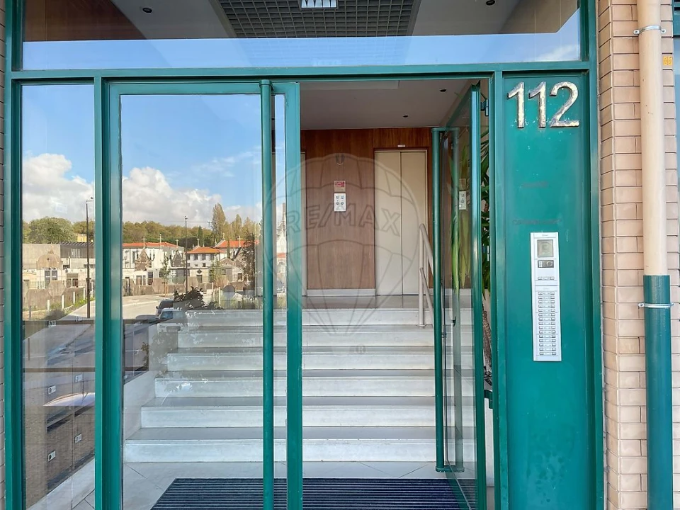 Apartamento T1 para Arrendamento em Ramalde Foto 2