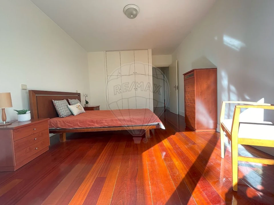 Apartamento T1 para Arrendamento em Ramalde Foto 15