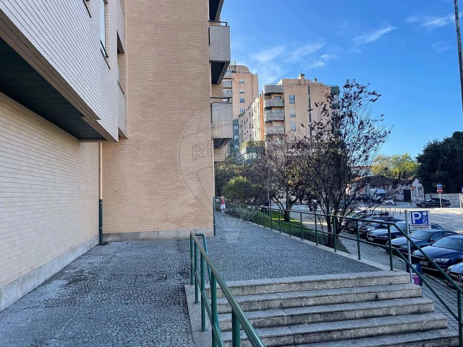 Apartamento T1 para Arrendamento em Ramalde Foto 4