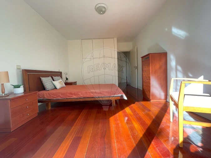 Apartamento T1 para Arrendamento em Ramalde Foto 15