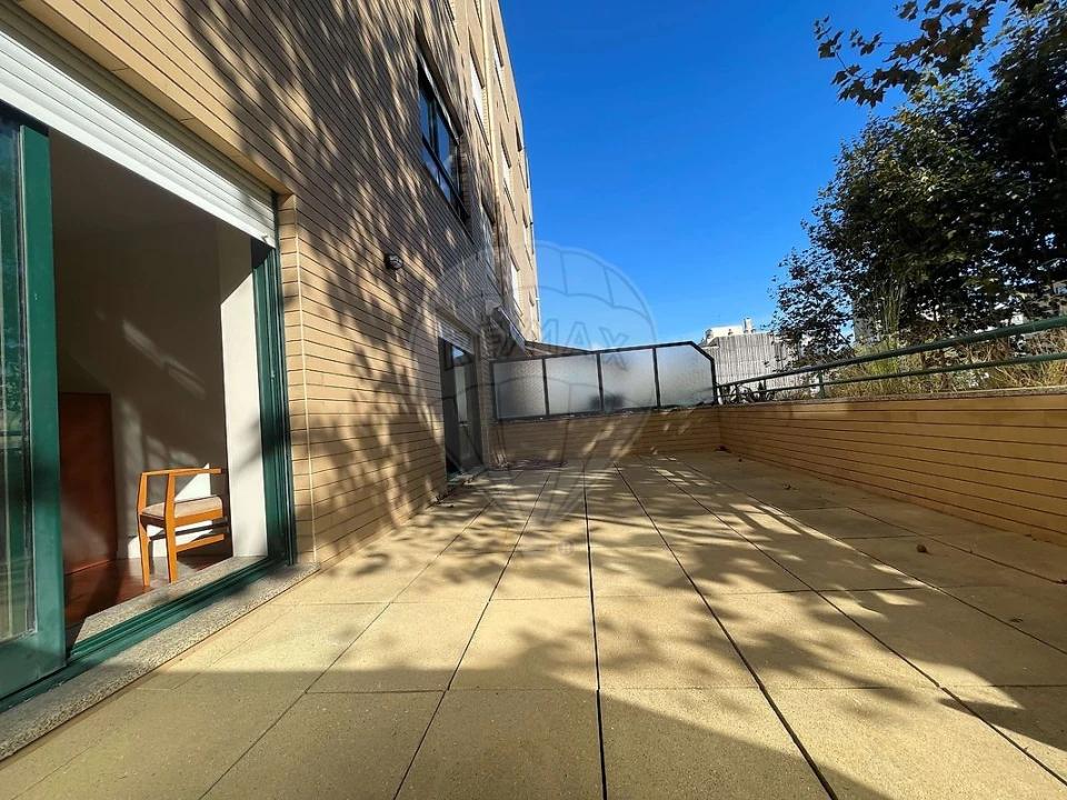 Apartamento T1 para Arrendamento em Ramalde Foto 8