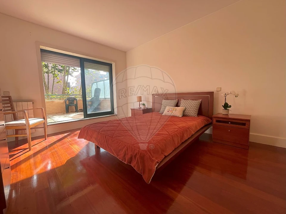 Apartamento T1 para Arrendamento em Ramalde Foto 14