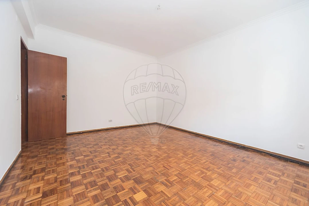 Apartamento T3 para Venda em Corroios Foto 28