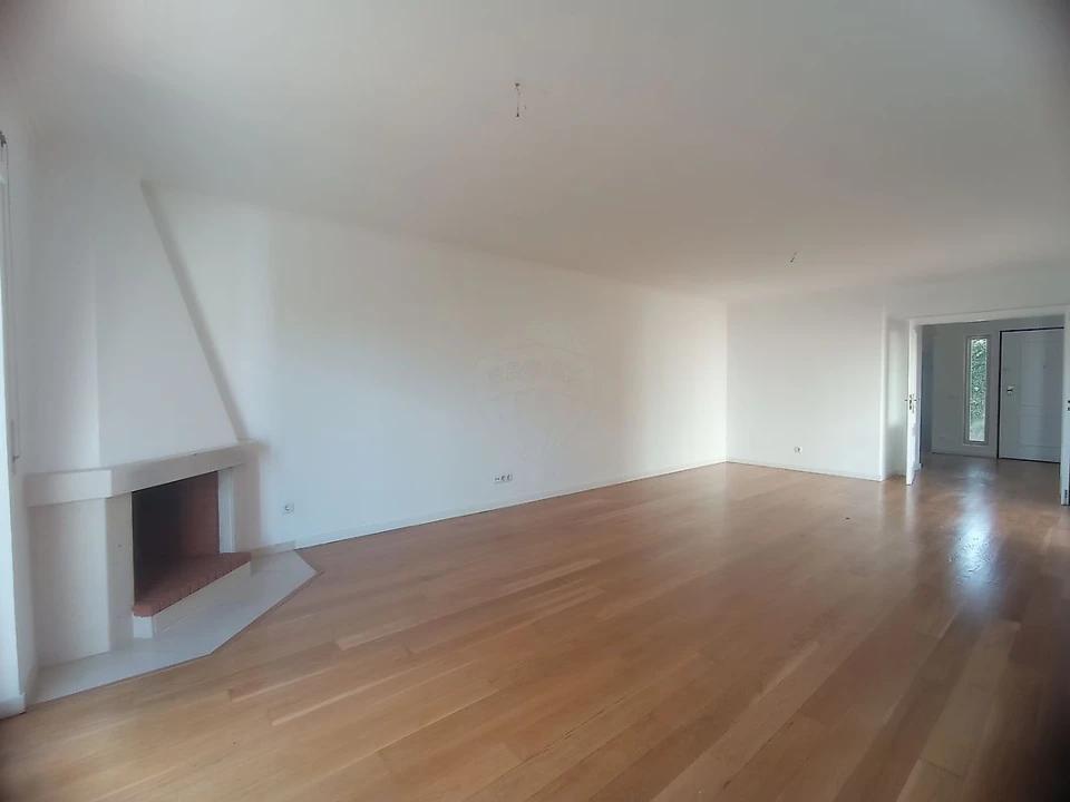 Moradia T3 para Venda em Cascais e Estoril Foto 1