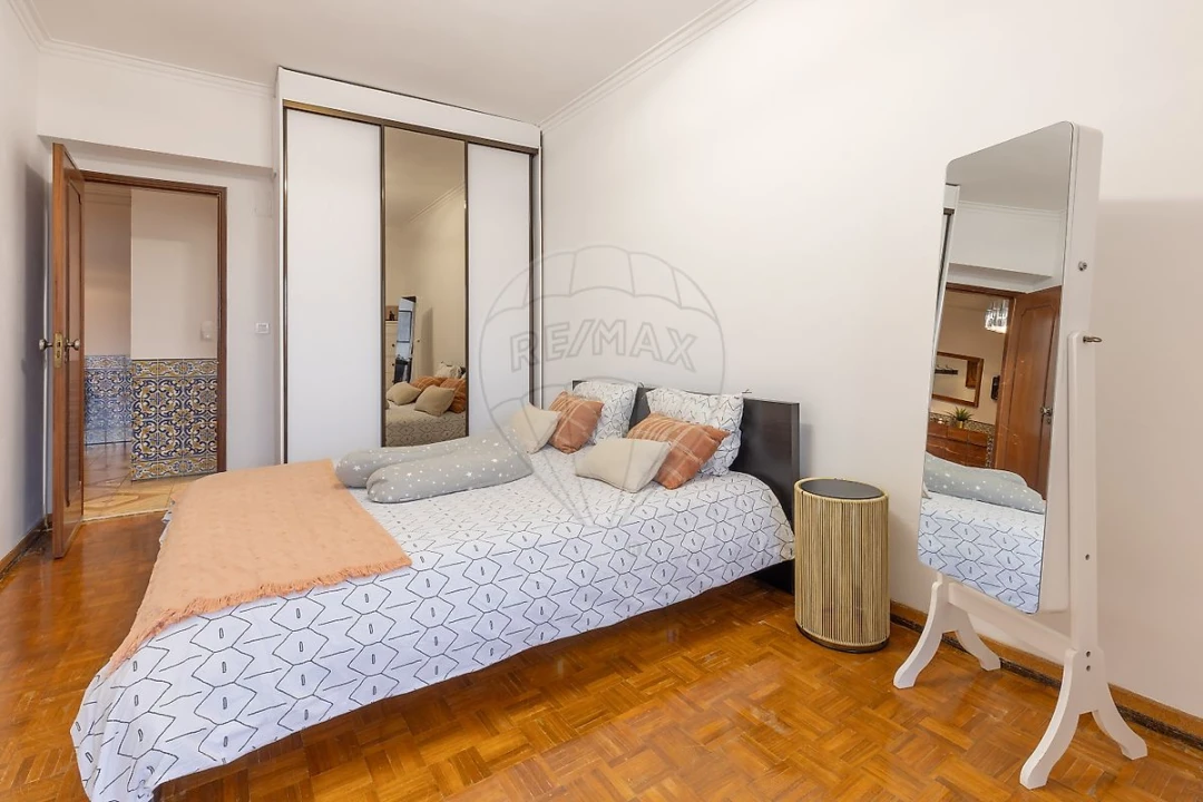 Apartamento T1 para Venda em Agualva e Mira-Sintra Foto 12