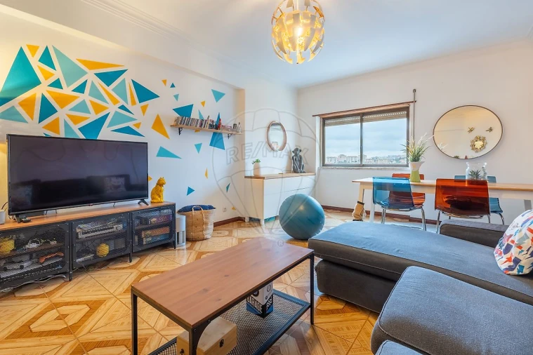 Apartamento T1 para Venda em Agualva e Mira-Sintra Foto 2