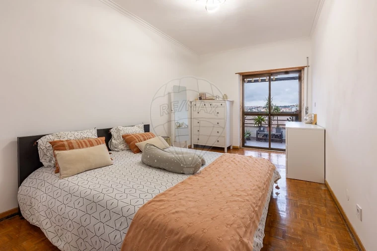 Apartamento T1 para Venda em Agualva e Mira-Sintra Foto 15