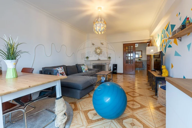 Apartamento T1 para Venda em Agualva e Mira-Sintra Foto 3