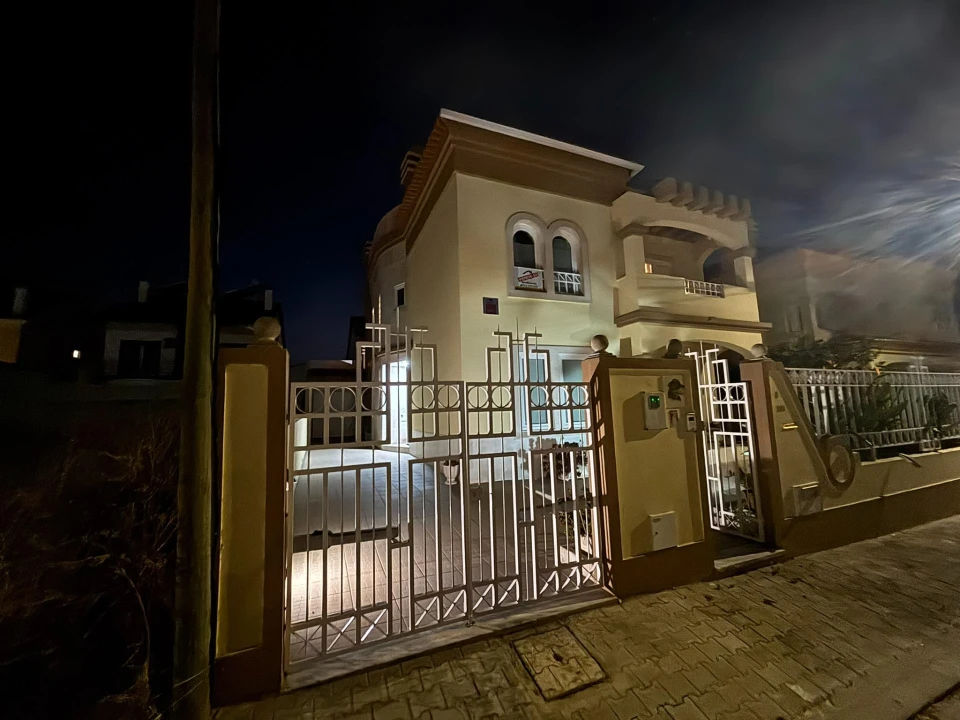 Moradia T5 para Venda em Fernao Ferro Foto 3