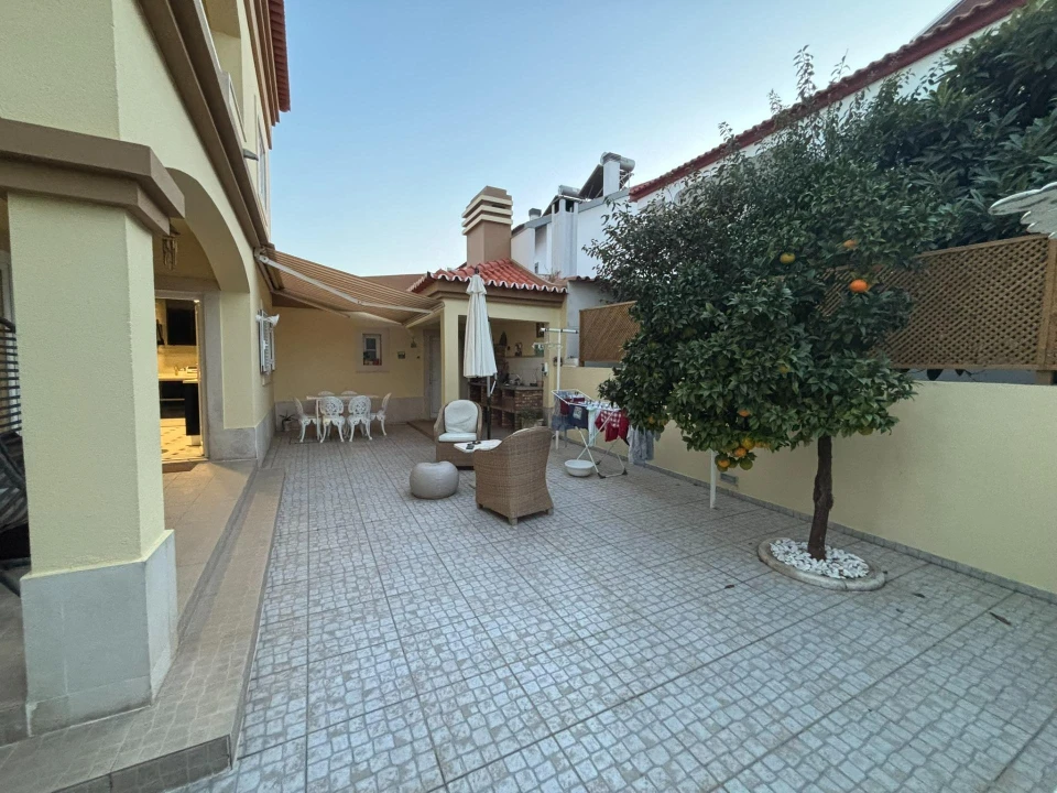 Moradia T5 para Venda em Fernao Ferro Foto 30