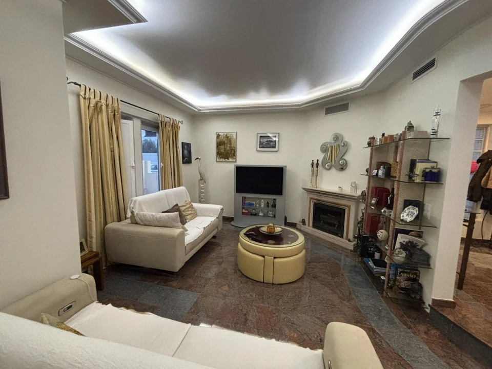 Moradia T5 para Venda em Fernao Ferro Foto 9