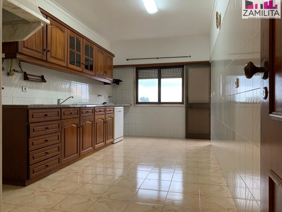 Apartamento T3 para Venda em Águas Livres Foto 10