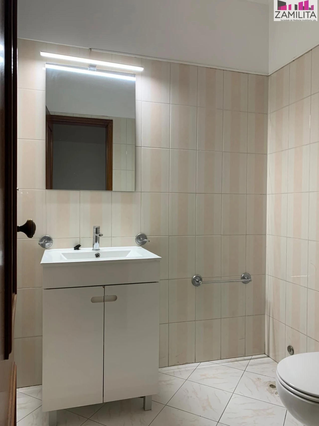 Apartamento T3 para Venda em Águas Livres Foto 8