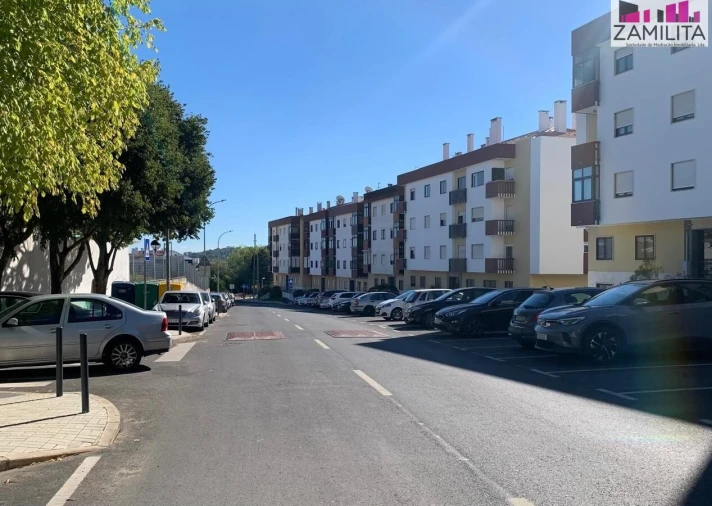 Apartamento T3 para Venda em Águas Livres Foto 1