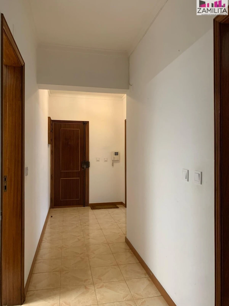 Apartamento T3 para Venda em Águas Livres Foto 4