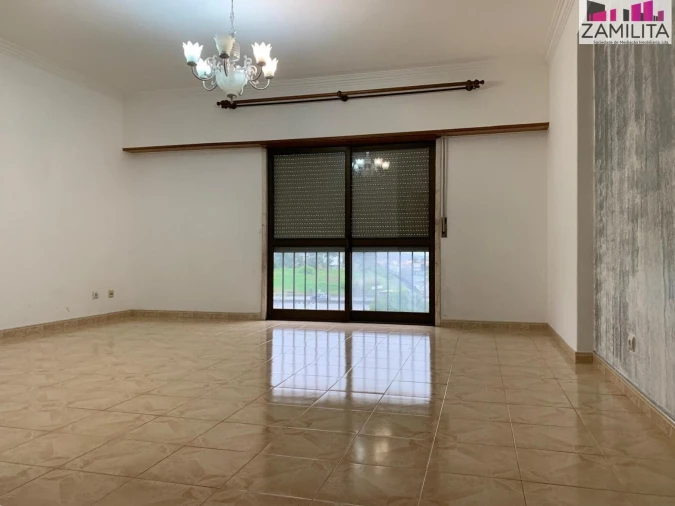 Apartamento T3 para Venda em Águas Livres Foto 5