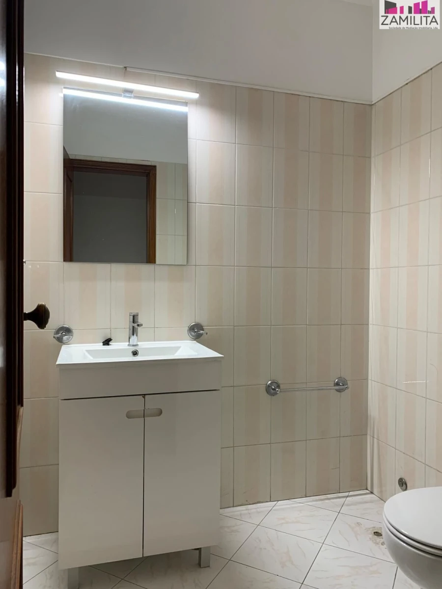 Apartamento T3 para Venda em Águas Livres Foto 8