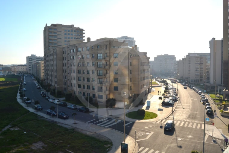 Apartamento T3 para Arrendamento em Póvoa de Varzim, Beiriz e Argivai Foto 1