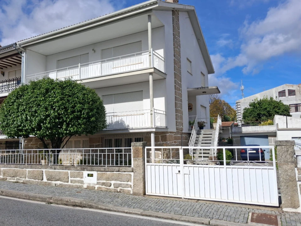 Moradia T5 para Venda em Oliveira do Hospital e São Paio de Gramaços Foto 1