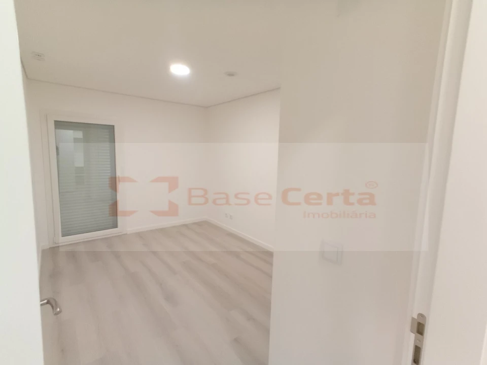 Apartamento T3 para Venda em Vialonga Foto 27
