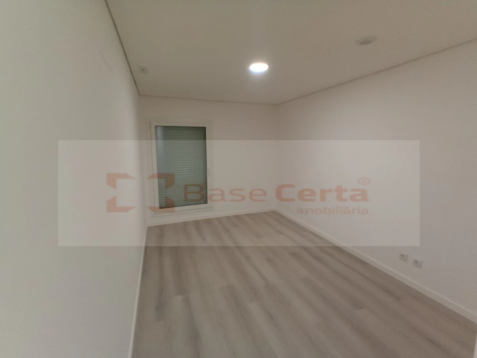 Apartamento T3 para Venda em Vialonga Foto 30