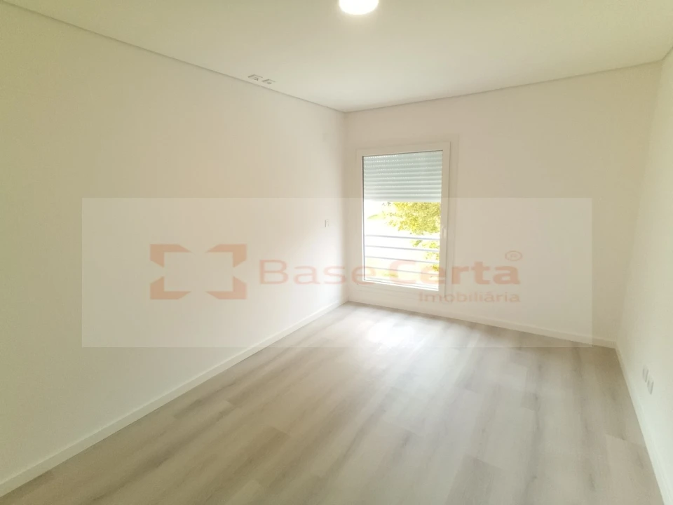 Apartamento T3 para Venda em Vialonga Foto 32