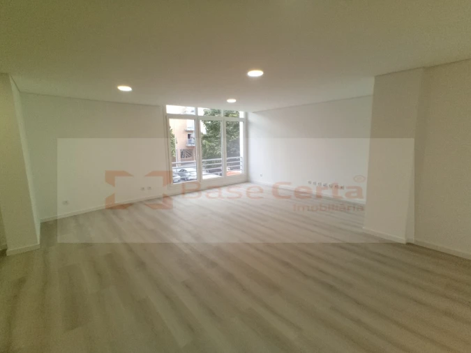 Apartamento T3 para Venda em Vialonga Foto 4