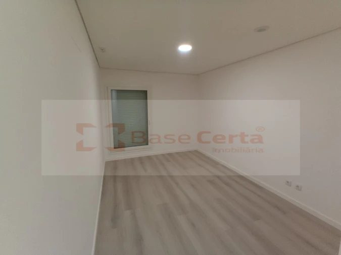 Apartamento T3 para Venda em Vialonga Foto 30