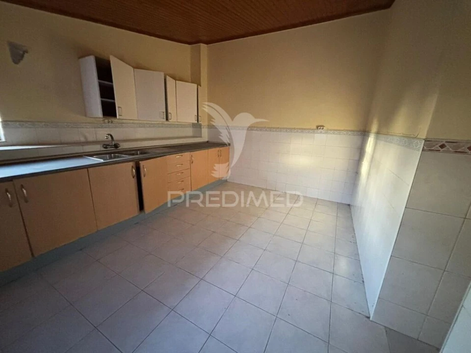 Moradia T3 para Venda em Angra (São Pedro) Foto 11