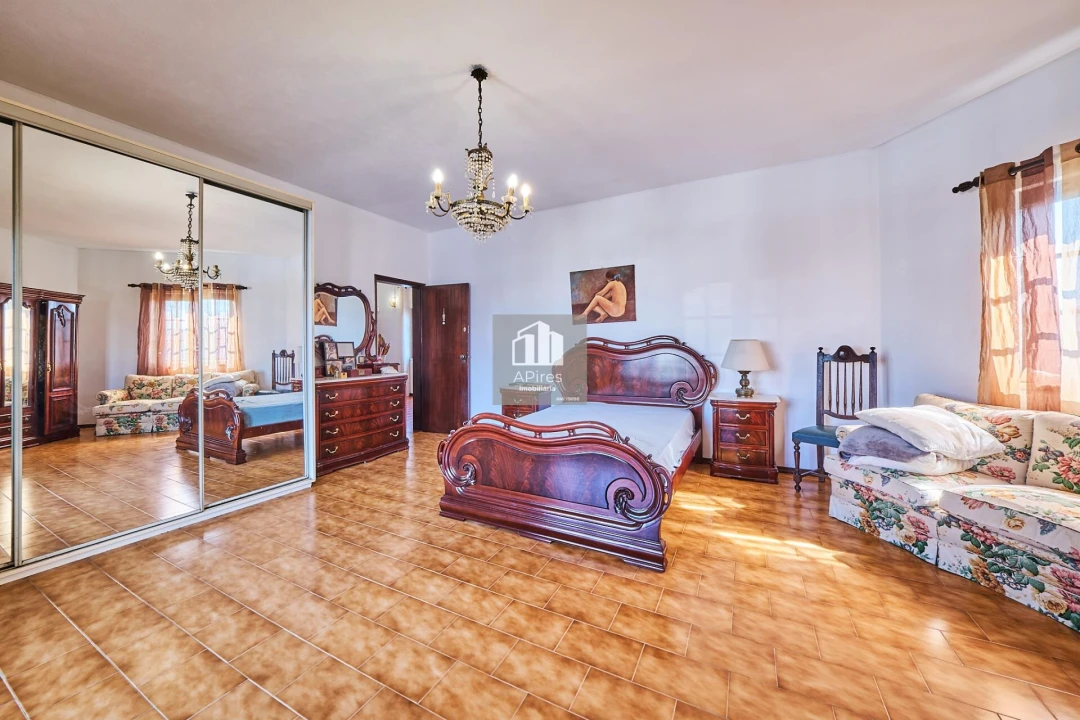 Moradia T5 para Venda em Charneca de Caparica e Sobreda Foto 34