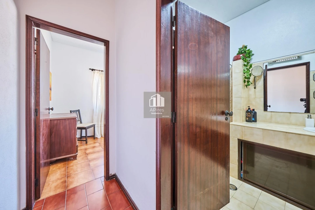 Moradia T5 para Venda em Charneca de Caparica e Sobreda Foto 35