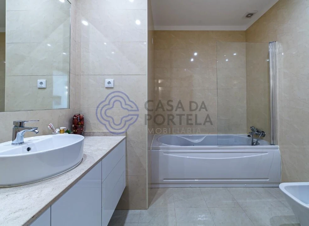 Apartamento T3 para Venda em São João da Madeira Foto 42