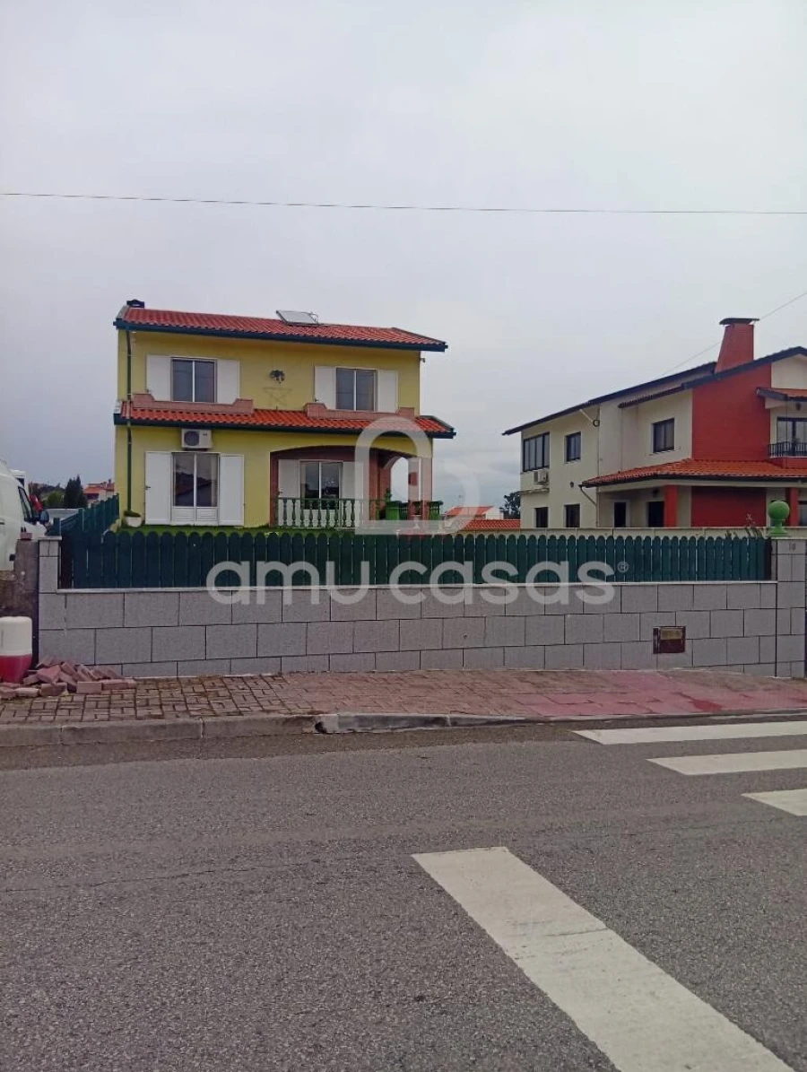 Moradia T4 para Venda em Oliveira do Bairro Foto 3