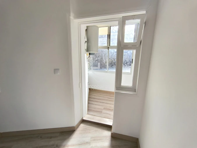 Apartamento T3 para Arrendamento em Pedrouços Foto 3